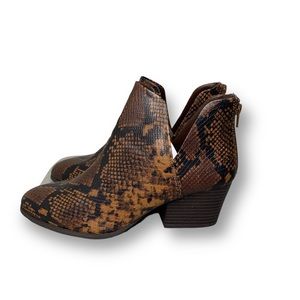 * NEW SO Brown Snakeskin Print Ankle Boot/ Bootie Sz 10